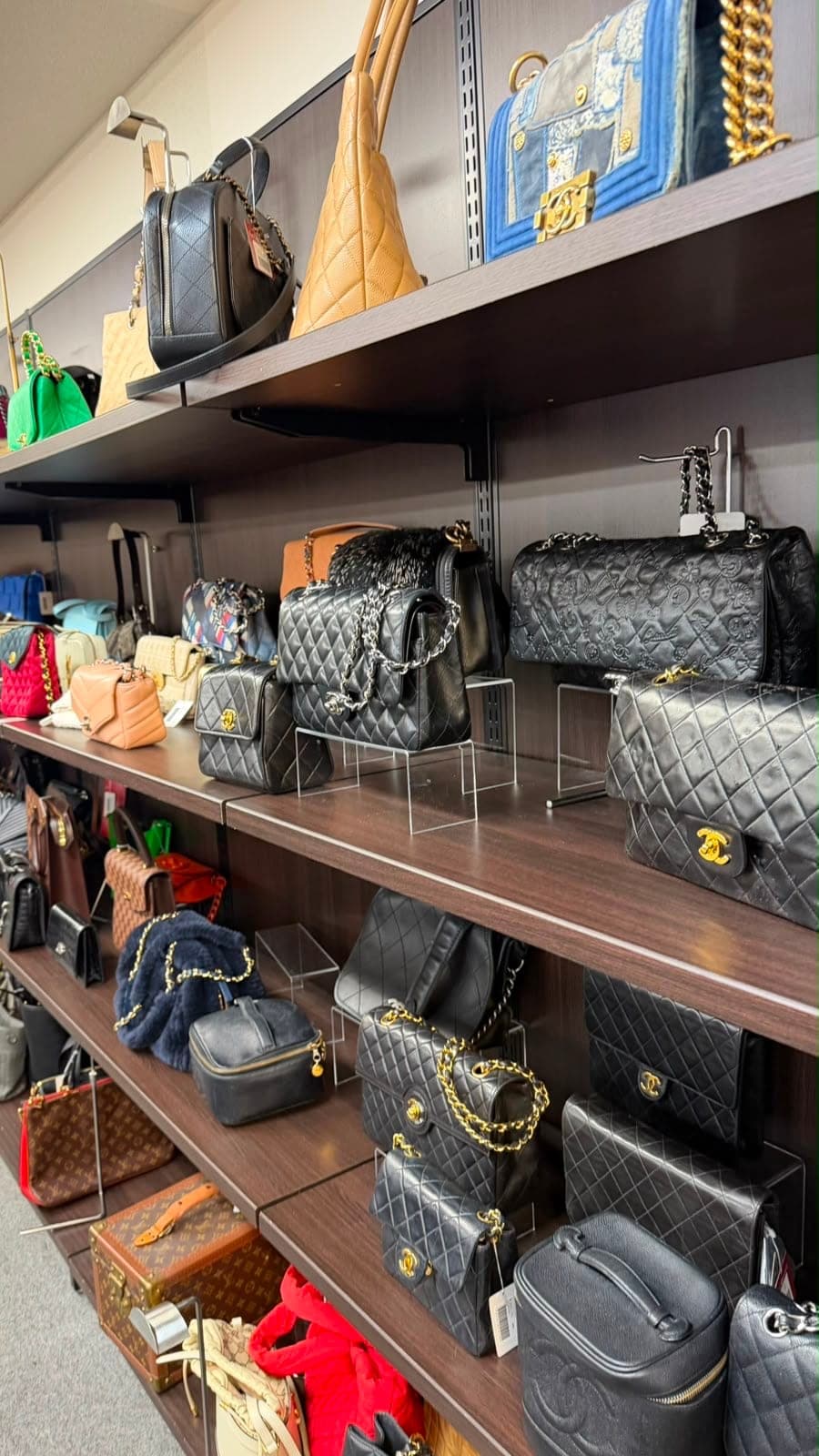 Mur de sacs Chanel